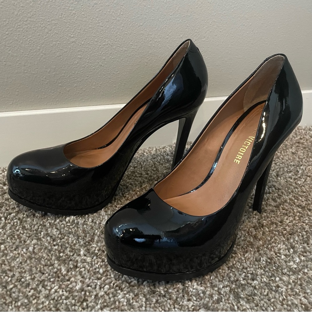 Pour La Victoire Black Heels Size 7 Gorgeous!